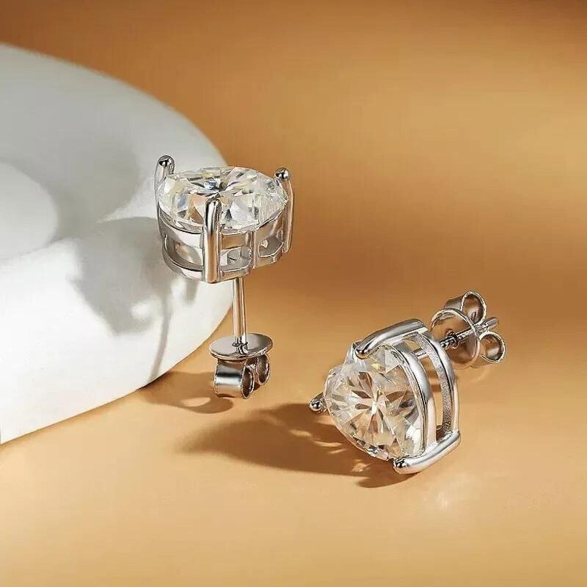 92. 5 Sterling Silver Heart-Cut Stud Earrings