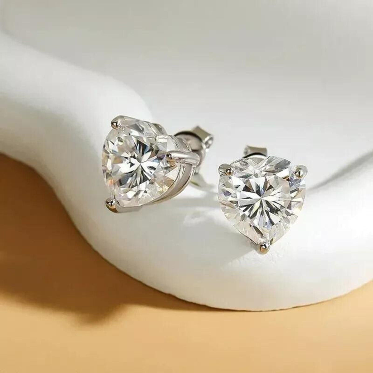 92. 5 Sterling Silver Heart-Cut Stud Earrings