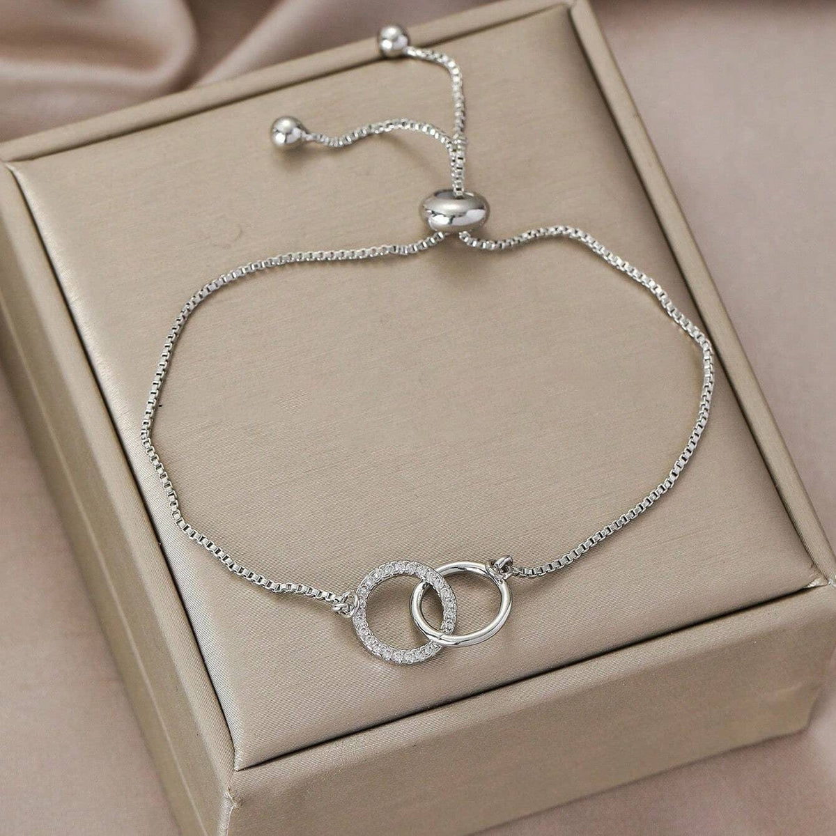 92.5 Sterling Silver Elegant Link Circle Silver Bracelet