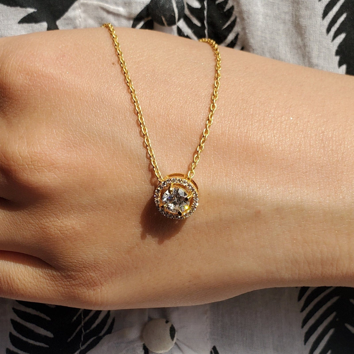 92.5 Sterling Silver Round Halo Pendant Set