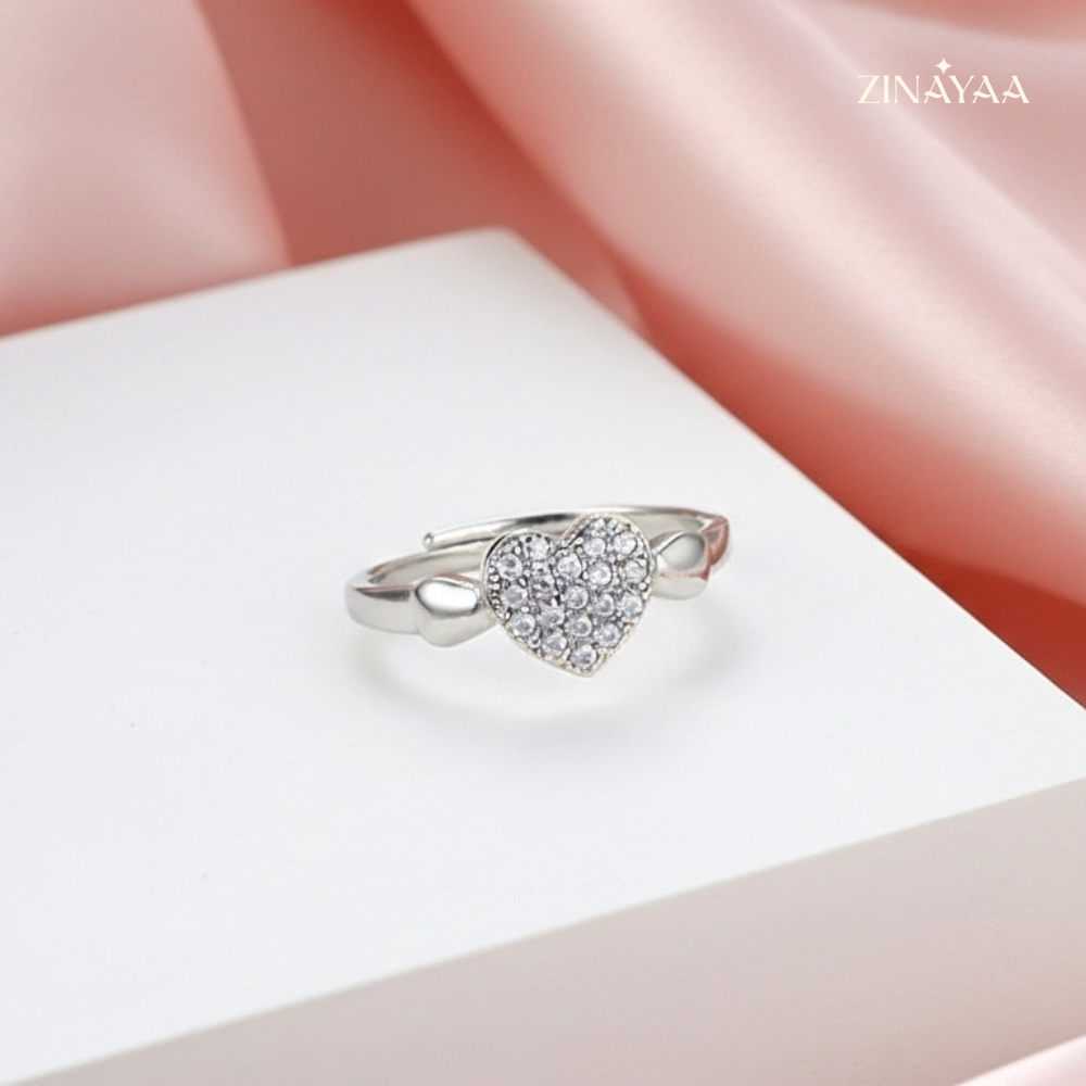 925 Sterling Silver Sparkling Heart Adjustable Ring