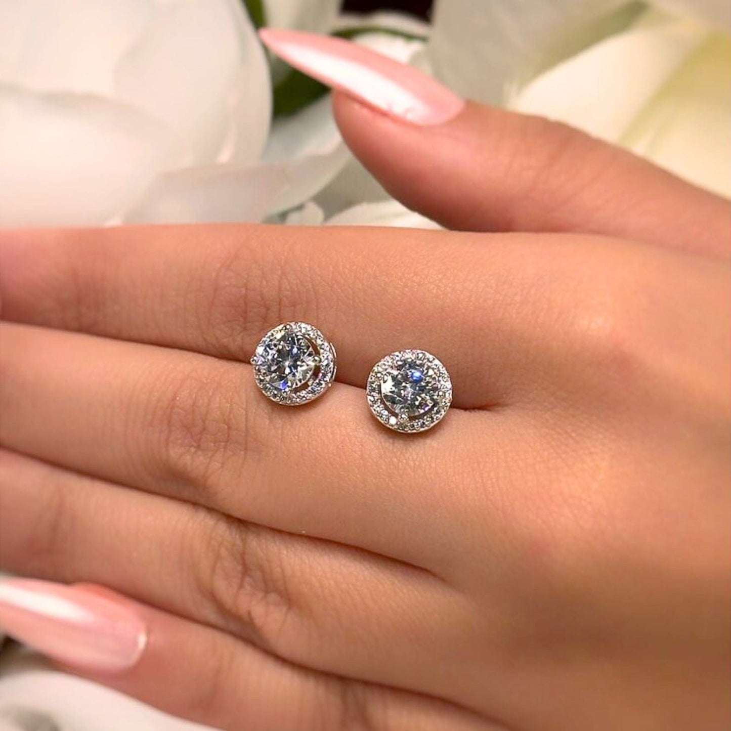 92.5 Sterling Silver Elegant Halo Round Pendant Set